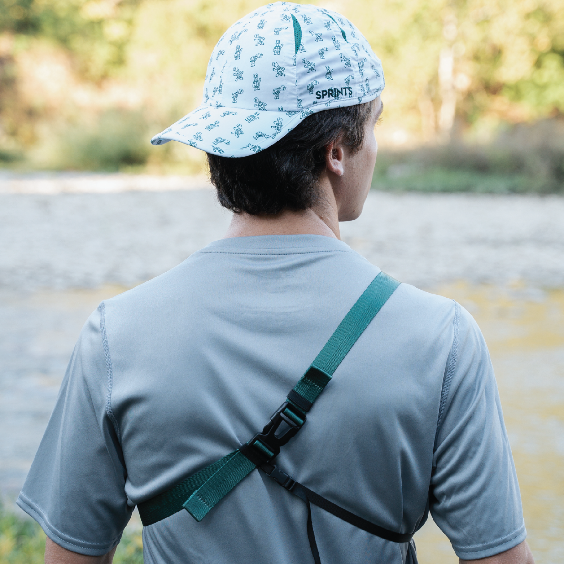 back view wearing aht